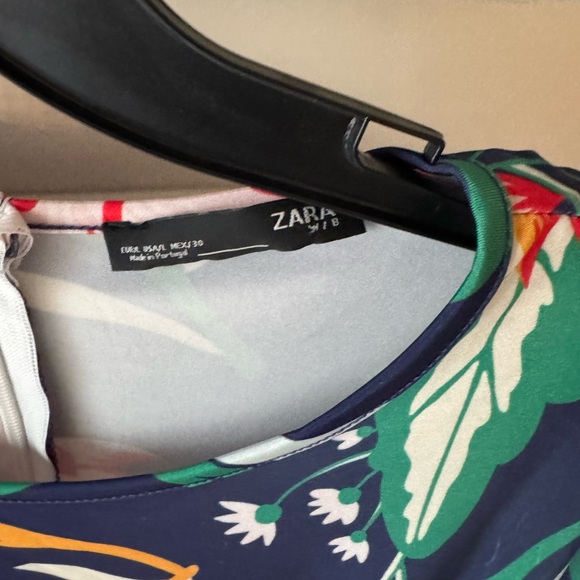 Zara floral midi dress - Picture 2 of 3